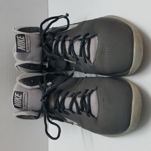 Nike Air Visi Pro 6 Men's Basketball Shoes Gray SIZE 9.5.